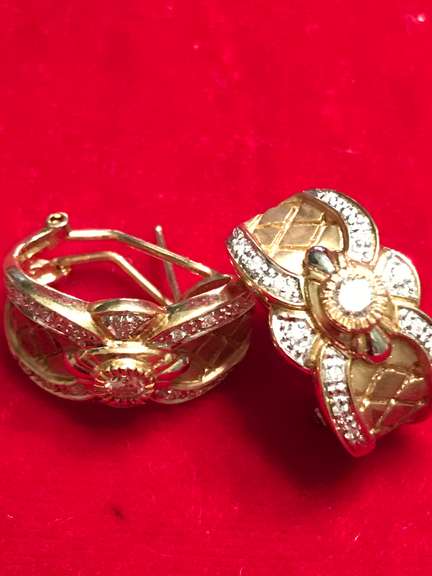 LADIES 14K GOLD AND DIAMOND LOOP EARRINGS