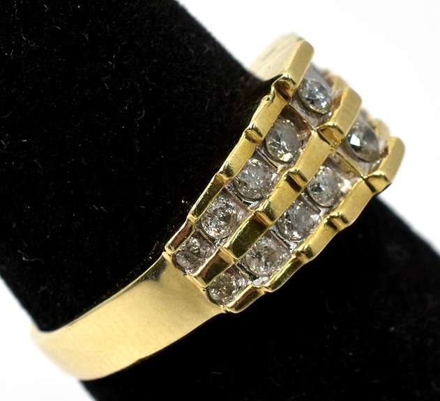 Dazzling Tiered Diamond Ring in Yellow Gold