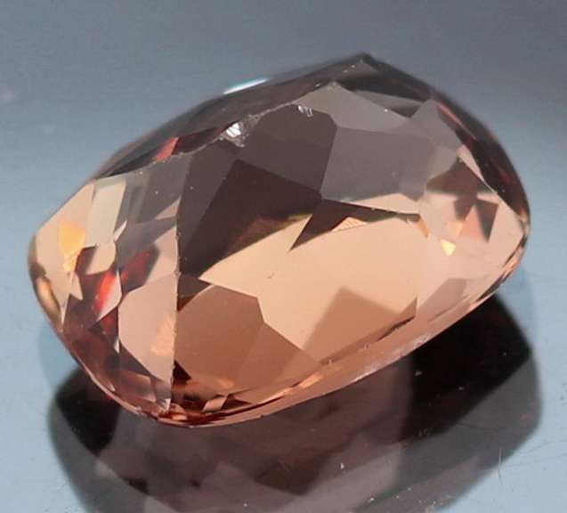 Ravishing 7.95ct VS true Imperial Topaz