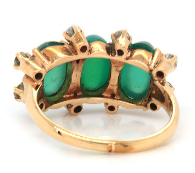 Intriguing Vintage 14kt YG Chrysoprase and Diamond Ring