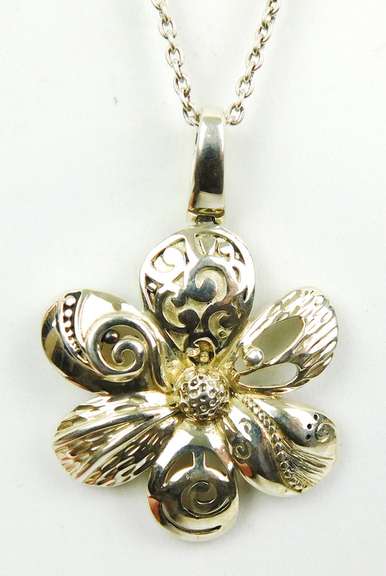 Silpada Sterling Filigree Daisy Pendant & Chain