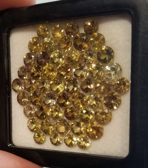 Collectors 27.94ct set of rare UNHEATED yellow Tanzanite!