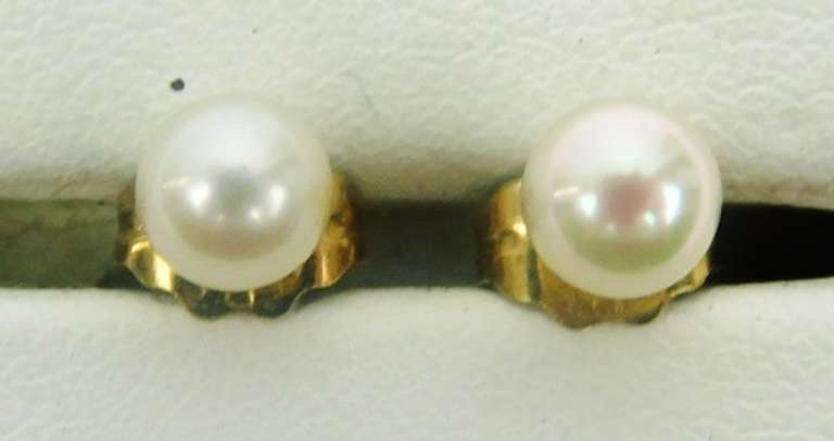 14K Gold 4MM Pearl Stud Earrings