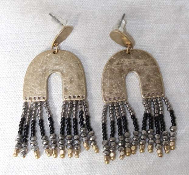 Stylish Modern Design  Fashion Earrings