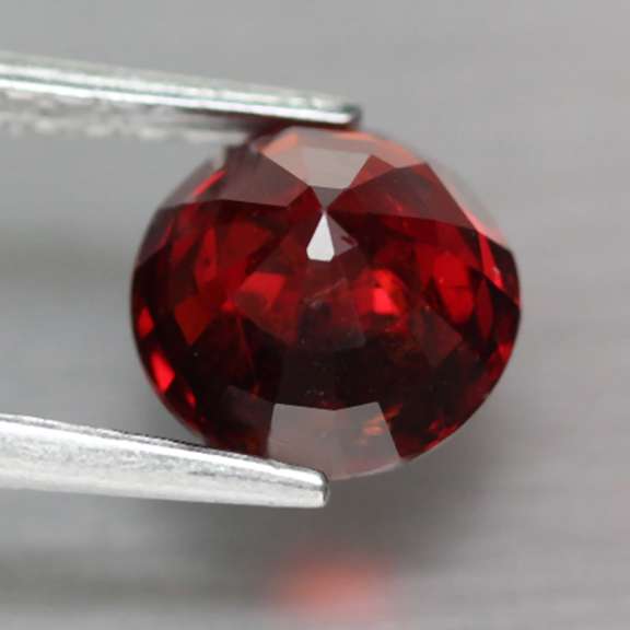 Top cherry red 2.73ct Spessartite Garnet solitaire