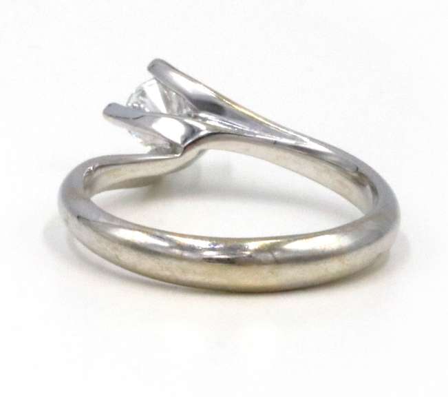 Contemporary 14kt WG Diamond Twisted Ring