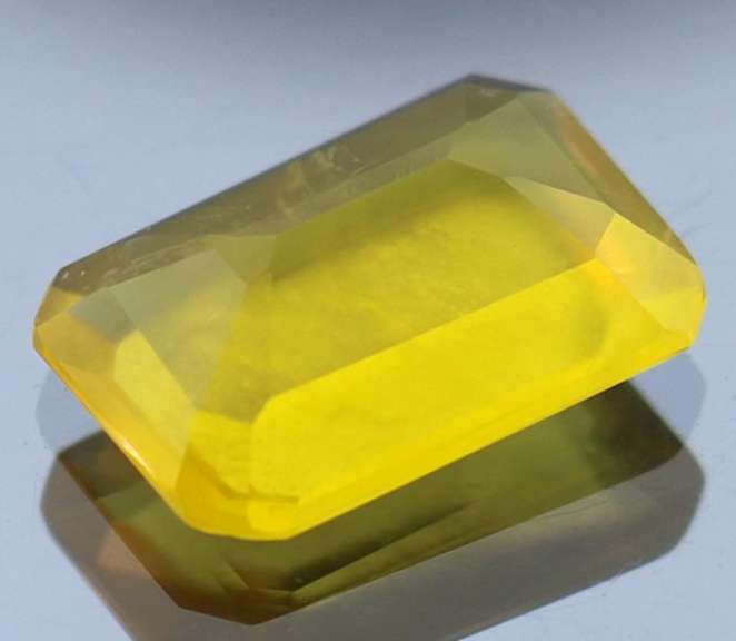 Glistening 3.81ct natural golden Fire Opal