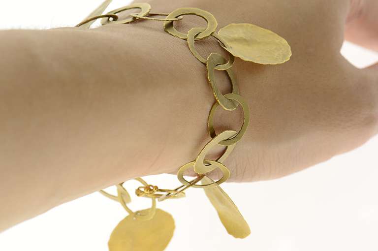 14K Yellow Gold Hammered Circle Geometric Designer Chain Bracelet