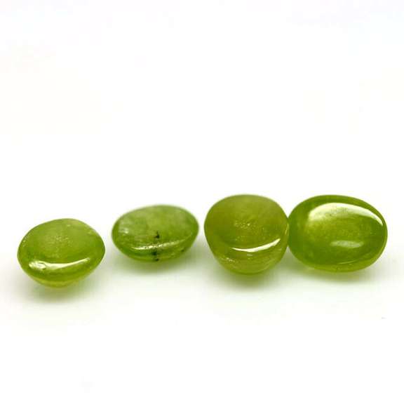 Mirror luster 9.15ct Sphene cabochon set
