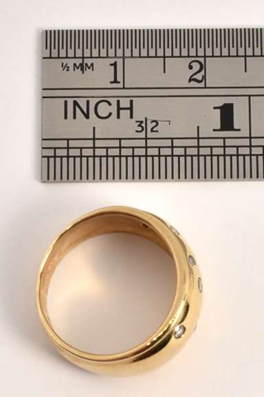 Fashionable Diamond Ring