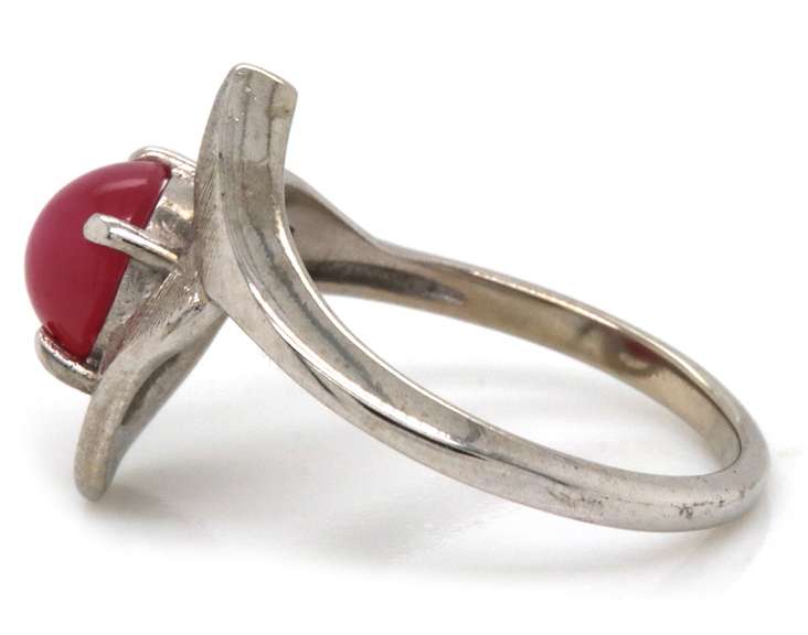 Unusual Red Star Sapphire & Florentine Finish Abstract Ring