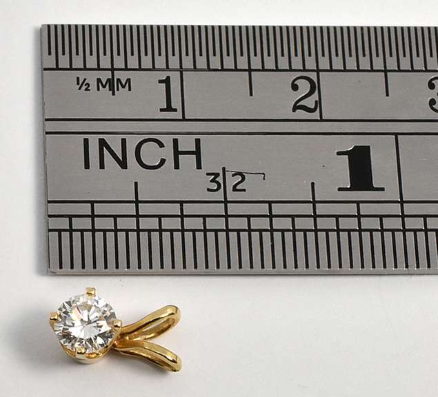 Popular 1/4 Carat Diamond Pendant