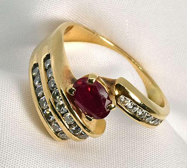 Lively Modern Ruby & Diamond Ring