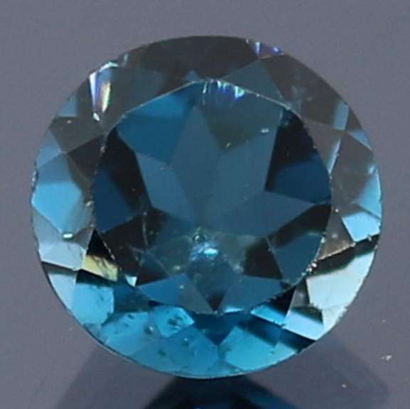 London blue! 1.40ct open color Topaz solitaire