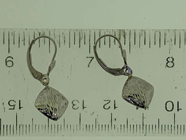 1.5 gram 14K Earrings