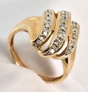Tasteful 14k Diamond Cluster Ring