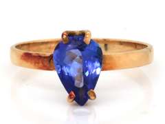 Alluring 18kt Pear Shaped Tanzanite Ring