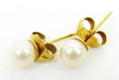 14K Gold 4MM Pearl Stud Earrings