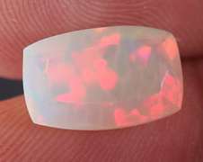 Captivating 1.97ct rare honey comb white Opal