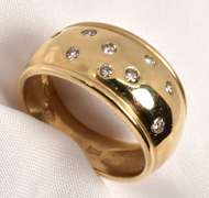 Fashionable Diamond Ring