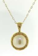Elegant Fresh water Pearl Pendant on Chain