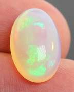 Ravishing 5.25ct snow white Welo Opal