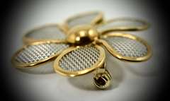 Delightful 18K and Platinum Flower Brooch