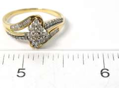 Eye-Catching Diamond Cluster Ring in Yellow Gold
