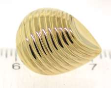 Beautiful 14kt Yellow Gold Swirl Earrings