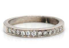 Classic 18kt WG Round Brilliant Cut Diamond Ring