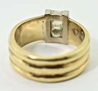Stunning 18K Baguette Diamond Ring