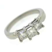 Dazzling Platinum 1ctw Diamond Ring