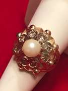 ladies 18k yellow gold diamond and pearl pyramid ring