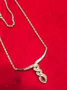 LADIES 14K DIAMOND NECKLACE