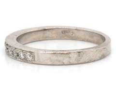 Classic 18kt WG Round Brilliant Cut Diamond Ring