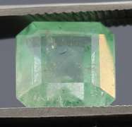 Stunning 1.51ct platinum green Colombian emerald