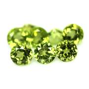 Fantastic 3.27ct 4.5mm round brilliant cut Peridot set