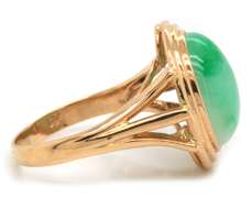 Classic Elegance Yellow Gold Cabochon Jade Oval Ring
