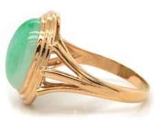 Classic Elegance Yellow Gold Cabochon Jade Oval Ring