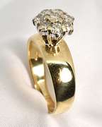 Sparkling Traditional Diamond Cluster Ring