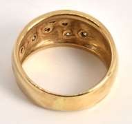 Fashionable Diamond Ring