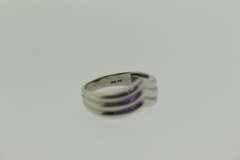 14KT White Gold V Shape ring