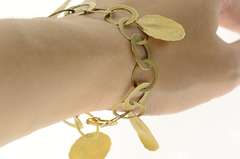 14K Yellow Gold Hammered Circle Geometric Designer Chain Bracelet