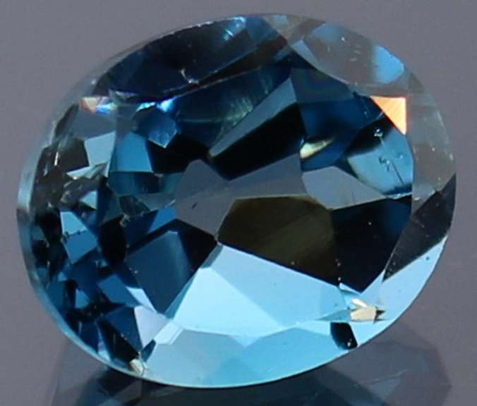 Top London blue 3.93ct 8x10mm Brazilian Topaz