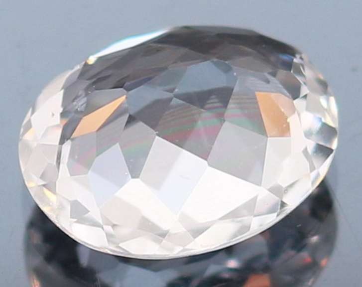 Gorgeous 6.36ct diamond white Topaz