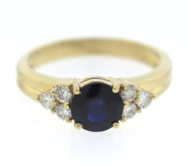 Beautiful 14kt YG Round Cut Sapphire and Diamond Ring