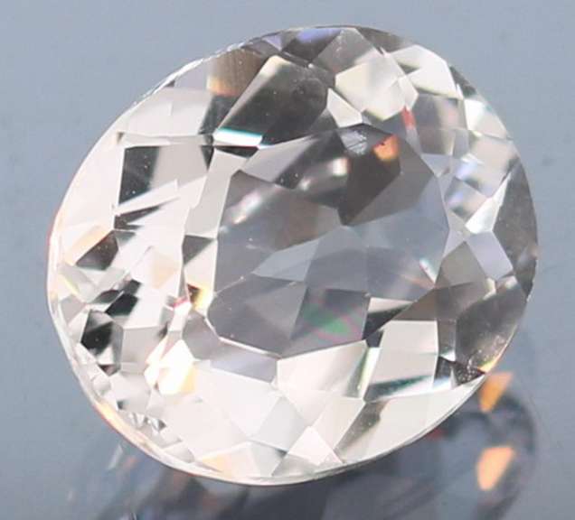 Gorgeous 6.36ct diamond white Topaz