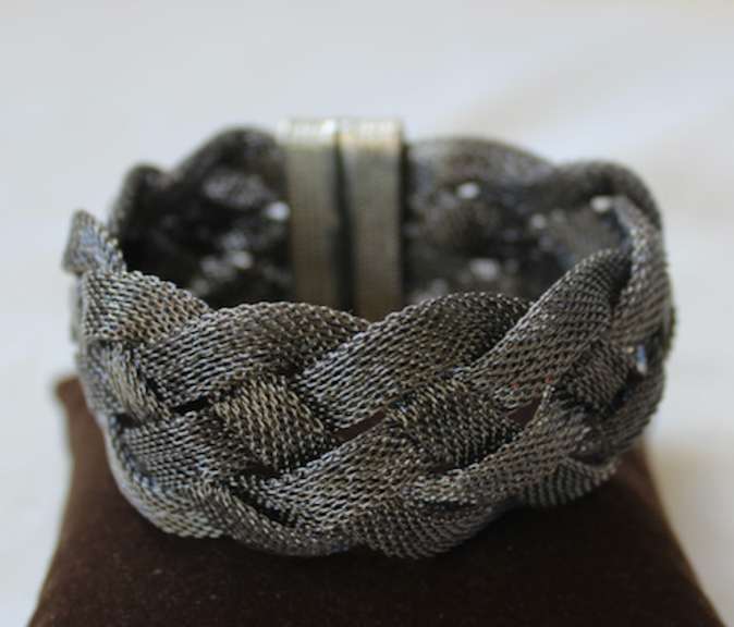 An Eye Catching Dark Gray Color Mesh Bracelet