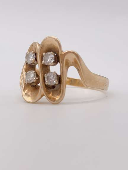 14kt Gold Diamond Ring