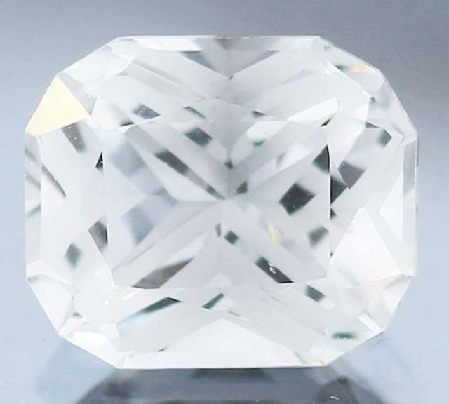 Diamond grade 5.89ct AAA diamond white Topaz